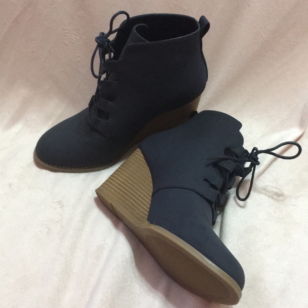 Navy blue wedges
